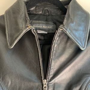 Women’s Cropped Genuine Leather Jacket size Medium